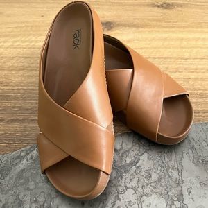 Nordstrom rack sz 10 slides